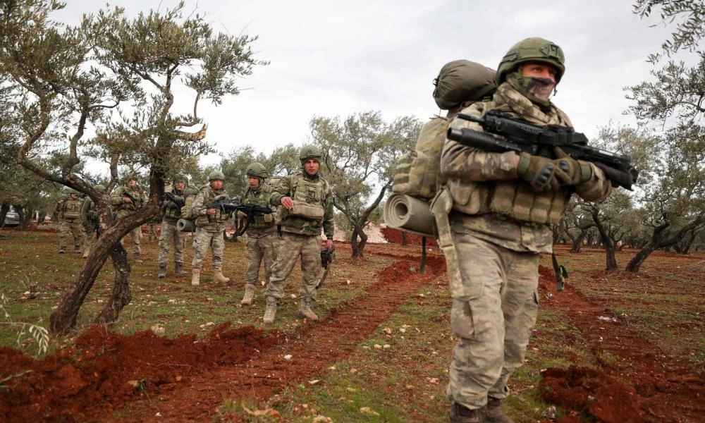 Η Τουρκία πυροδοτεί νέα επίθεση στη βόρεια Συρία